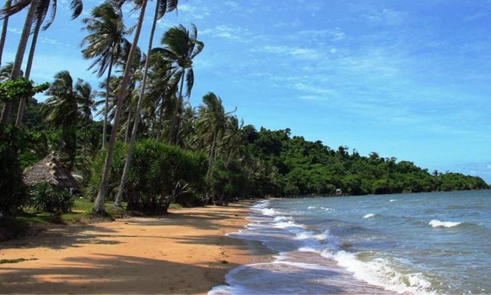 Cambodia Discovery Temples, Rivers & Sea